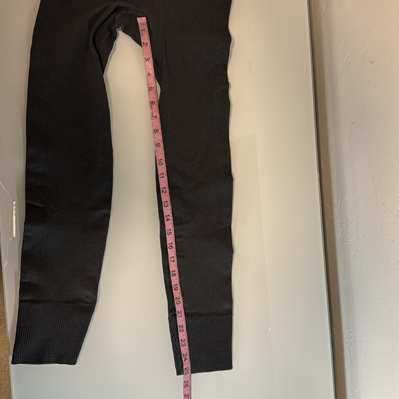 Lululemon Athletica charcoal cropped ribbed leggings size 2 - Picture 10 of 10